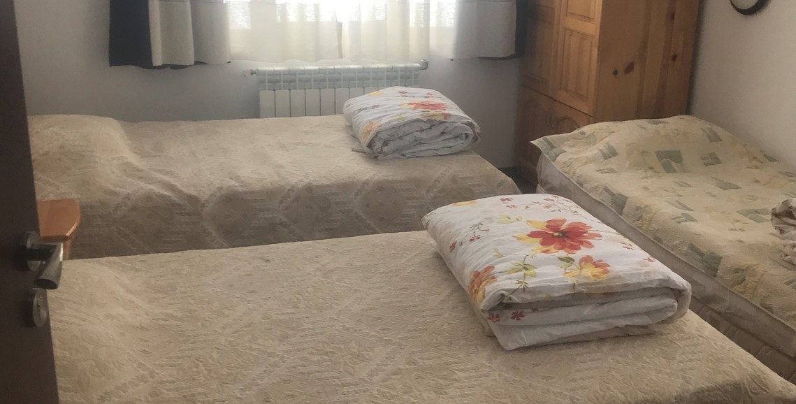 Стая с двойно легло